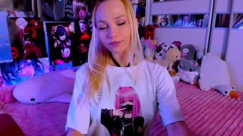 Nora online show from 02.15.25