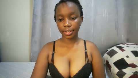 Snapshot of cutypookie chatting on 09.29.25 cutypookie online show from 09.29.25