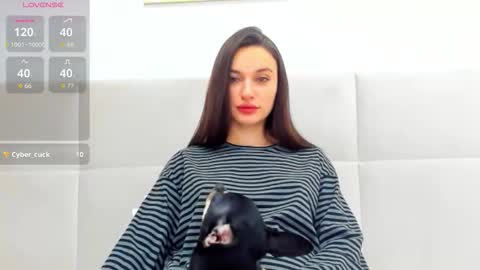 Snapshot of cyber_geisha chatting on 11.29.25 Eva online show from 11.29.25