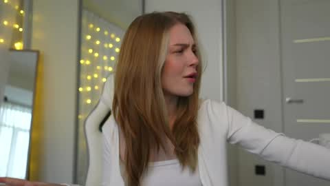 Snapshot of cyberheart_ chatting on 12.28.24 EMILY online show from 12.28.24