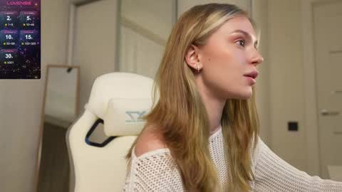 Snapshot of cyberheart_ chatting on 01.23.25 EMILY online show from 01.23.25