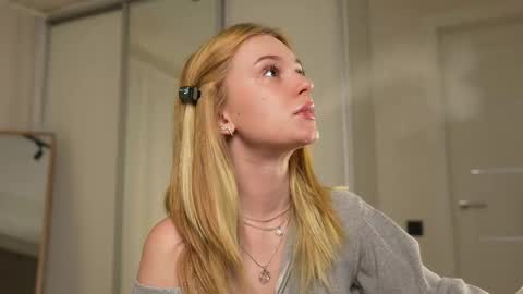 Snapshot of cyberheart_ chatting on 09.14.25 EMILY online show from 09.14.25