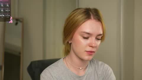 Snapshot of cyberheart_ chatting on 11.22.25 EMILY online show from 11.22.25