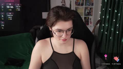 Helen Blossom online show from 01.03.25