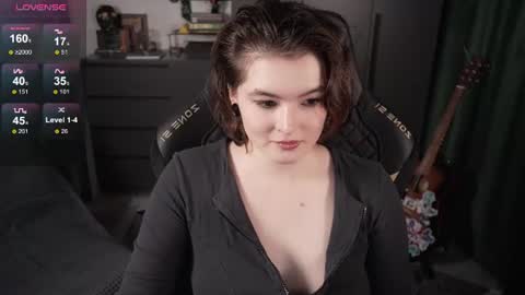 Helen Blossom online show from 07.26.26