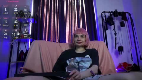 Snapshot of cyberxgoddess_ chatting on 02.15.25 Lily Goddess online show from 02.15.25