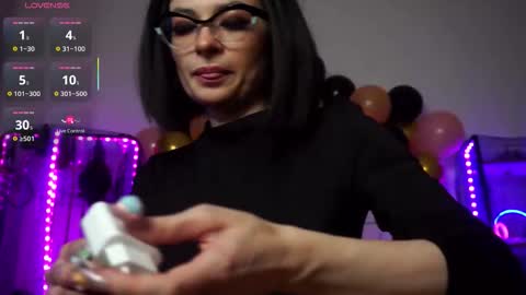 Snapshot of cyberxgoddess_ chatting on 10.25.25 Lily Goddess online show from 10.25.25