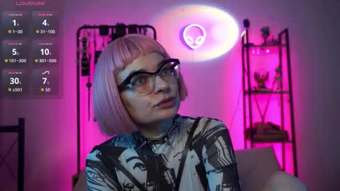 Snapshot of cyberxgoddess_ chatting on 11.21.25 Lily Goddess online show from 11.21.25