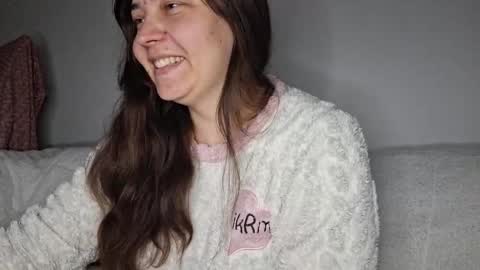 Snapshot of cyndee_winter chatting on 10.27.25 Cyndee Winter online show from 10.27.25