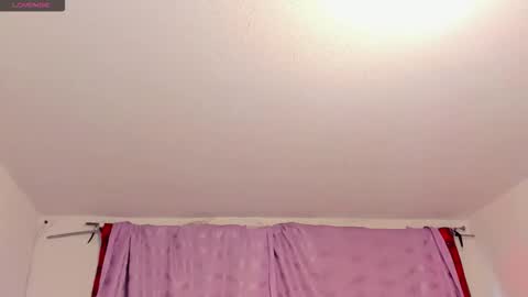 Snapshot of cynthiawatson_ chatting on 09.12.25 Cynthia online show from 09.12.25