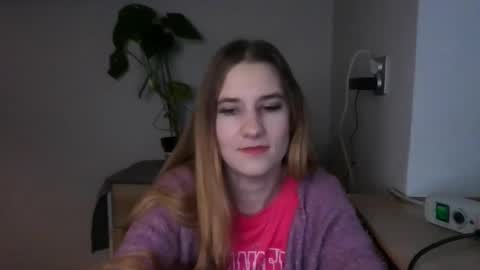 Snapshot of cyntianatural chatting on 12.03.24 CyntiaNatural online show from 12.03.24