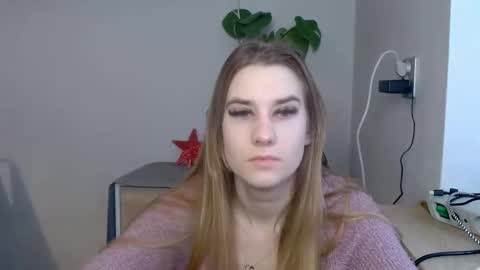 Snapshot of cyntianatural chatting on 01.30.25 CyntiaNatural online show from 01.30.25