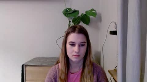 Snapshot of cyntianatural chatting on 02.13.25 CyntiaNatural online show from 02.13.25