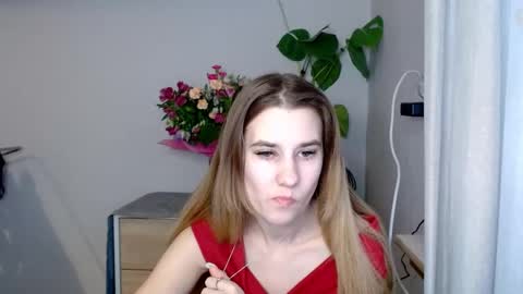 Snapshot of cyntianatural chatting on 02.21.25 CyntiaNatural online show from 02.21.25