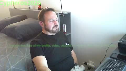 Snapshot of cypheros2025 chatting on 11.17.25 Chris online show from 11.17.25