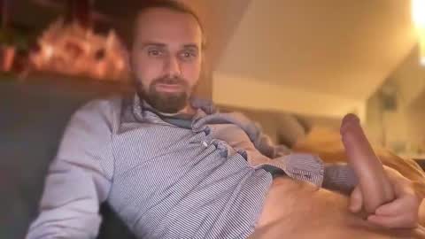 Snapshot of d0n_gi0vanni chatting on 12.28.24 d0n_gi0vanni online show from 12.28.24