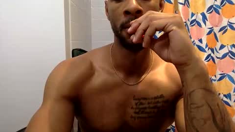 Snapshot of d33d667696 chatting on 10.30.25 Dday2 online show from 10.30.25