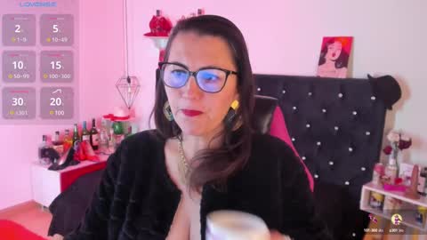 Mia  online show from 02.15.25