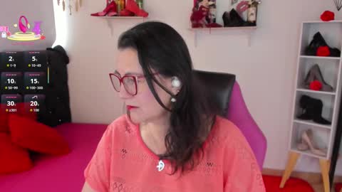 Mia  online show from 09.11.25