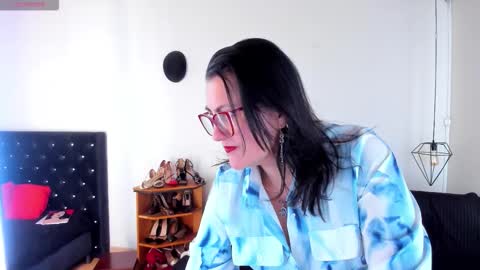 Mia  online show from 10.27.25