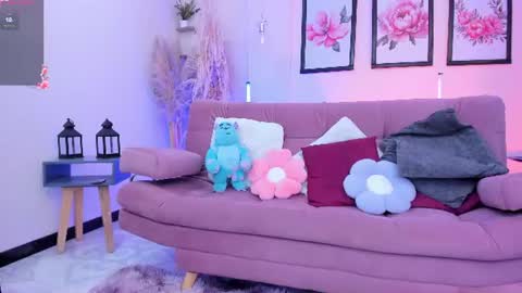 Snapshot of daaniela_moon chatting on 06.26.26 Daniela online show from 06.26.26