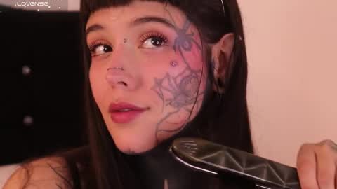 Snapshot of daarlene chatting on 02.14.25 Darlene online show from 02.14.25