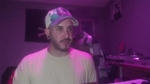 Snapshot of dabirdfree chatting on 09.13.25 Destroyer online show from 09.13.25