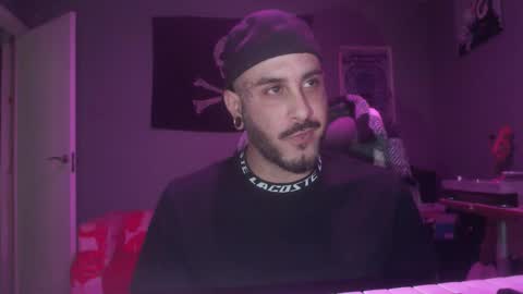 Snapshot of dabirdfree chatting on 10.01.25 Destroyer online show from 10.01.25