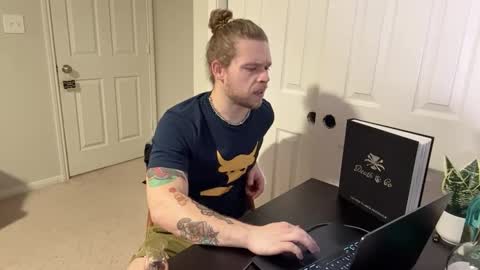 Snapshot of daddydaydrinkz chatting on 03.01.25 DaddydayDrinkz online show from 03.01.25