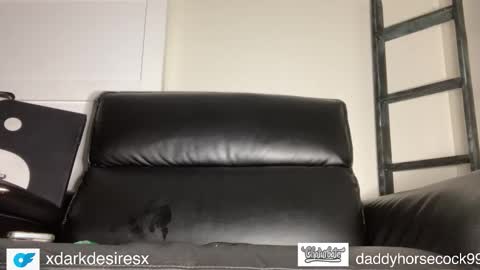 Snapshot of daddyhorsecock99 chatting on 10.18.25 daddyhorsecock99 online show from 10.18.25