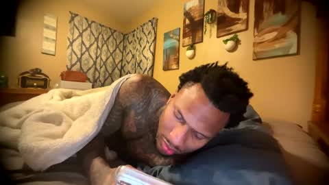 Snapshot of daddyjanimal chatting on 10.05.25 sexy tatted king bbc online show from 10.05.25