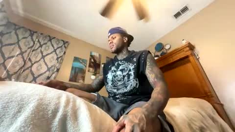 Snapshot of daddyjanimal chatting on 10.21.25 sexy tatted king bbc online show from 10.21.25