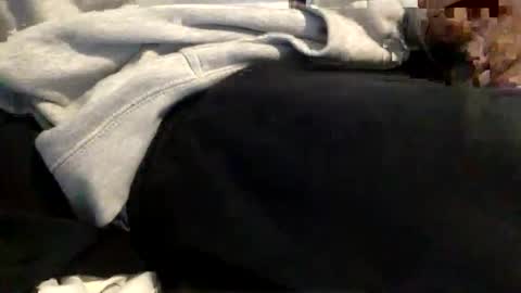 JOI use emoji thumbs up Faster   Thumbs down Slower    Hi Hand Stop    Fist Start.Stop online show from 01.18.26