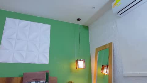 Snapshot of daddys_little_secrett chatting on 02.25.25 Valen online show from 02.25.25