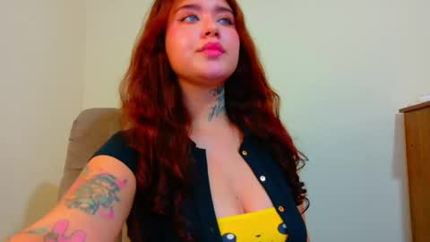 Snapshot of daddys_little_secrett chatting on 10.06.25 Valen online show from 10.06.25