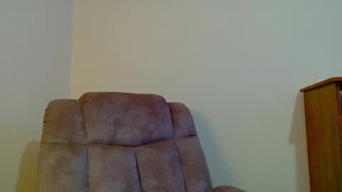 Snapshot of daddys_little_secrett chatting on 10.14.25 Valen online show from 10.14.25