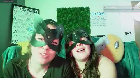 Snapshot of dadisnowsluts chatting on 12.16.25 dadisnowsluts online show from 12.16.25