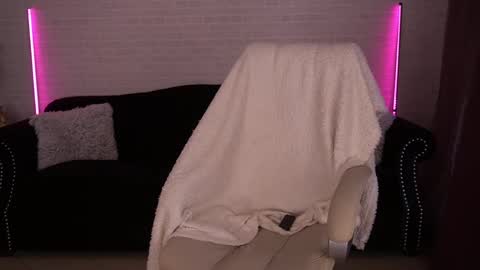 Snapshot of daenerys_daen chatting on 02.28.25 daenerys_daen online show from 02.28.25