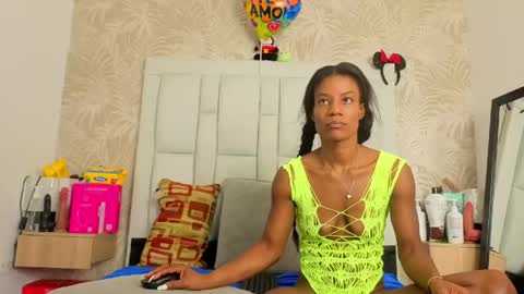 daffnelewis online show from 04.23.26
