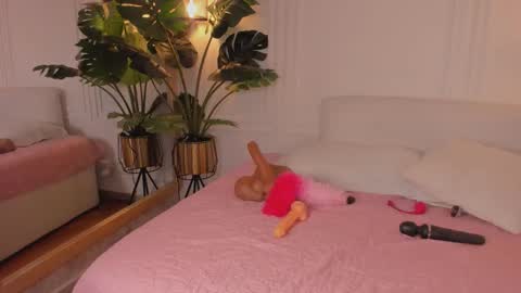 dafne_hillss online show from 01.08.26