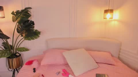 dafne_hillss online show from 02.12.26