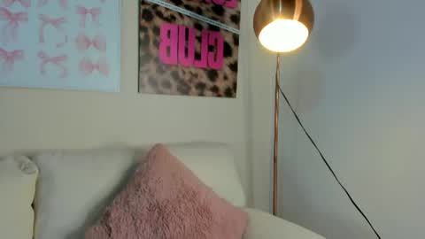 dafne_hillss online show from 06.14.26