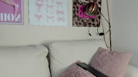 dafne_hillss online show from 06.21.26