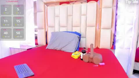 Dafnee online show from 11.15.25