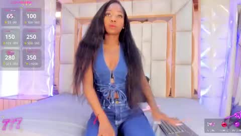 Snapshot of dafnee_adams chatting on 06.20.26 Dafnee online show from 06.20.26