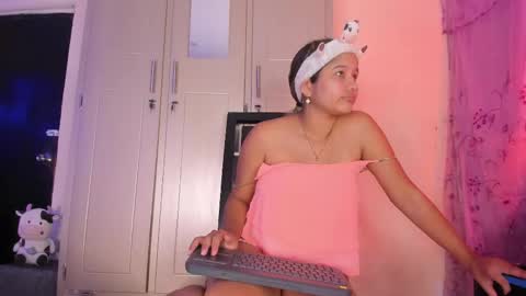 Snapshot of dafnezahira20 chatting on 05.23.26 dafnezahira20 online show from 05.23.26