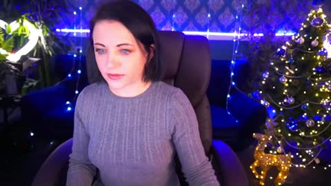 Snapshot of dafni_mon chatting on 12.13.24 Dafni Mon online show from 12.13.24