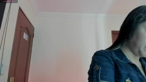 Snapshot of dahiana_dmour chatting on 05.23.26 Dahiana online show from 05.23.26