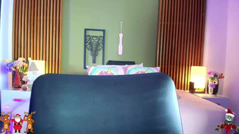  Dahiana  online show from 12.22.24