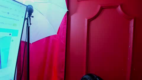 Dahiane Connor online show from 11.02.25